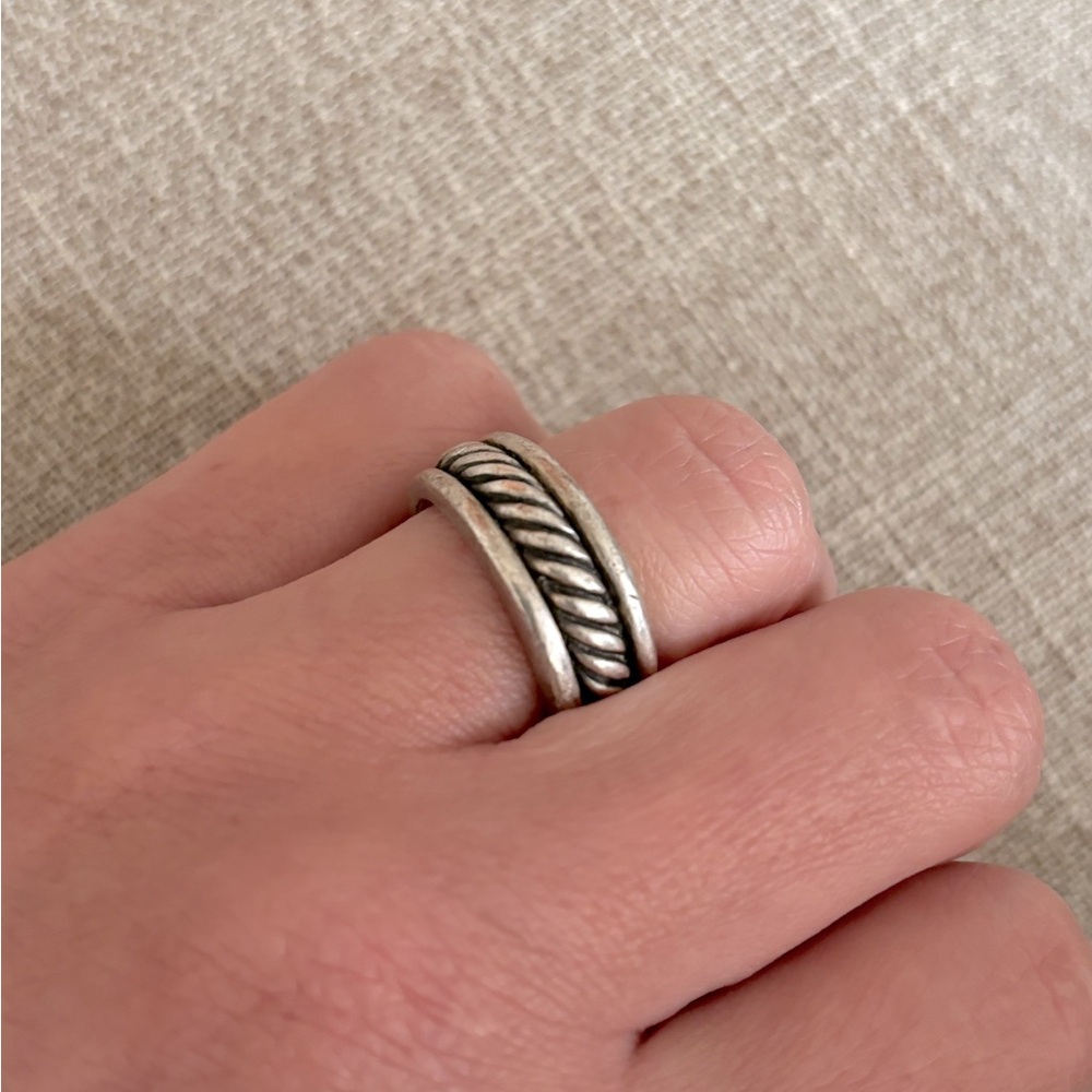 SALE📍📍📍925 Sterling Silver ring size 6. David Yurman style
